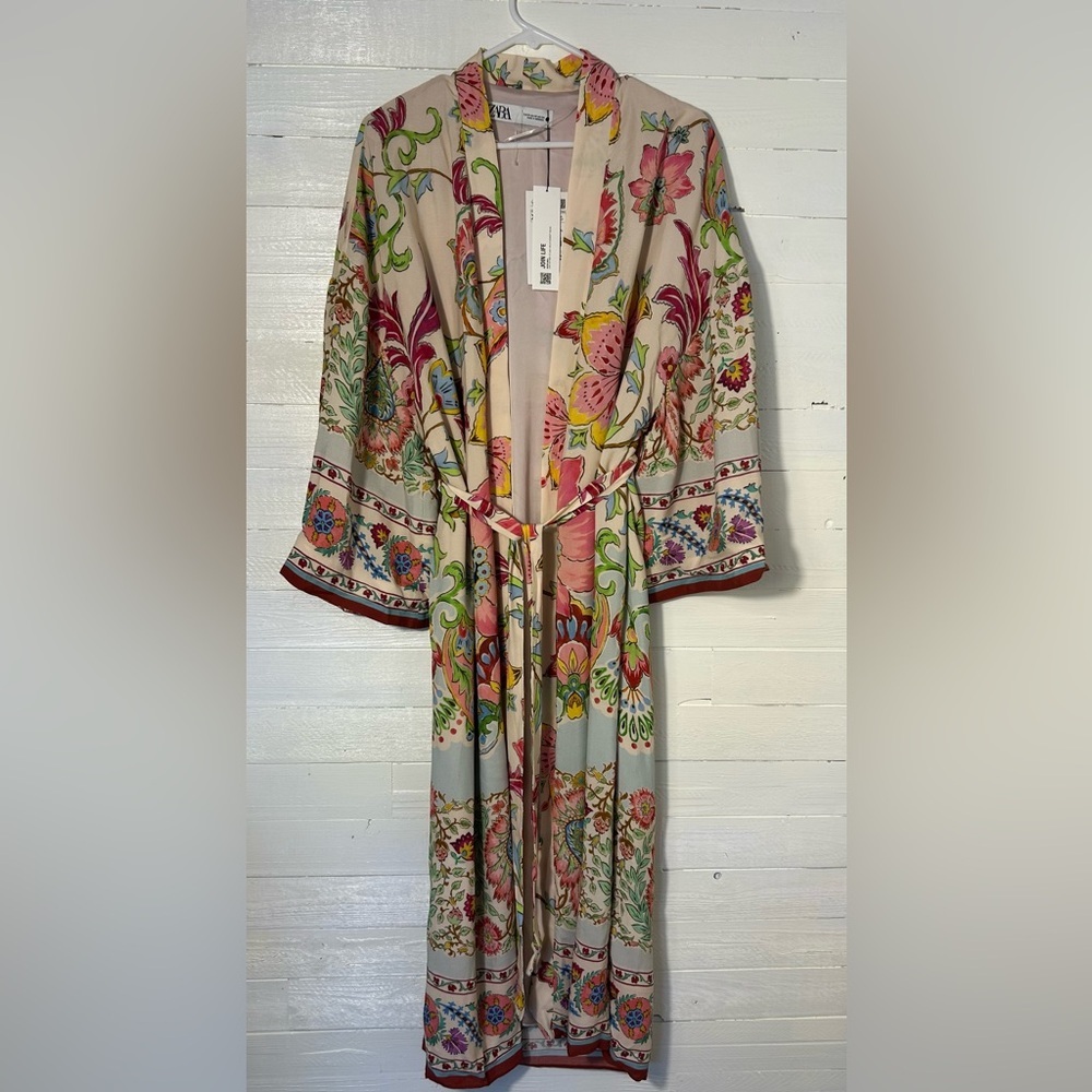 NWT Zara floral oversized kimono/robe, belted, lined, womens size XS. - Picture 2 of 10
